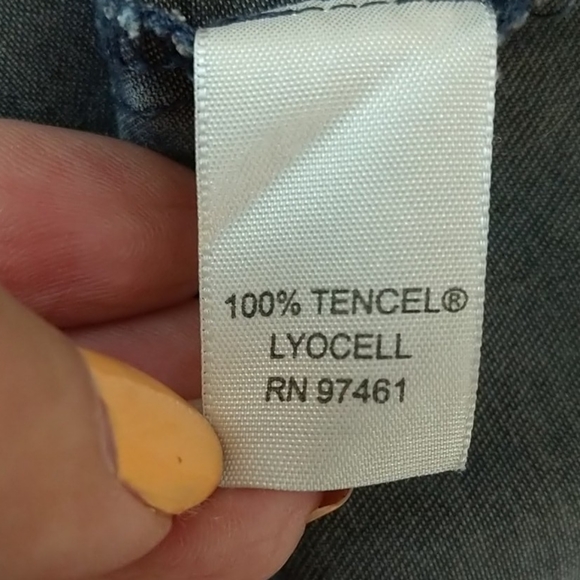 J. Jill denim look chambray blouse womens medium peasant top Pleated - Picture 3 of 8